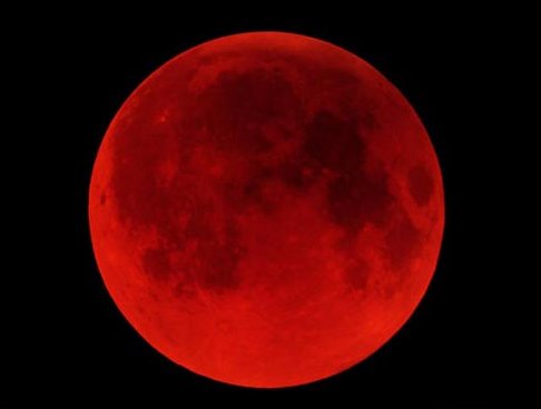Mặt trăng đỏ" bất thường báo trước thiên cơ gì? | Phân tích bình luận | Chánh Kiến Net