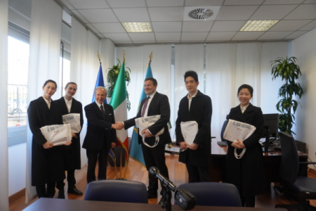 Chủ tịch Vùng Lazio của Ý mời các nghệ sĩ Shen Yun đến thăm dinh thự