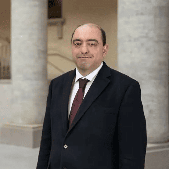 Ông Nima Gholam Ali Pour