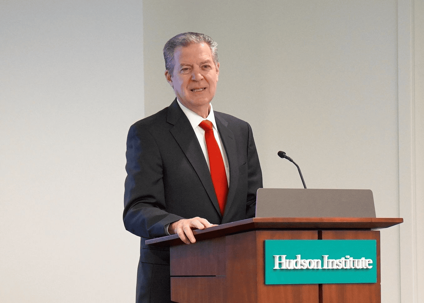 Ông Sam Brownback