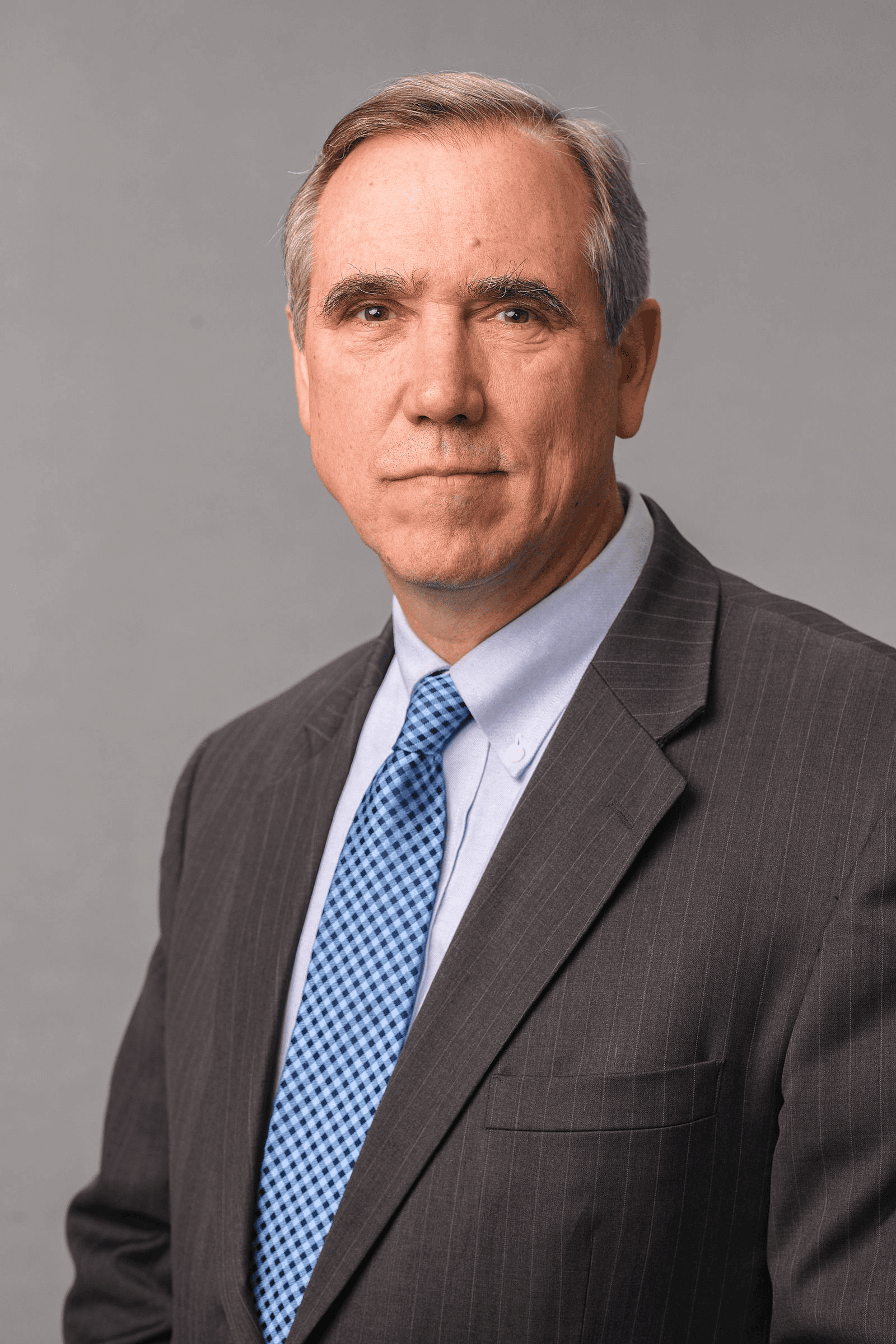 Thượng nghị sĩ Jeff Merkley (Đảng Dân chủ-Oregon)