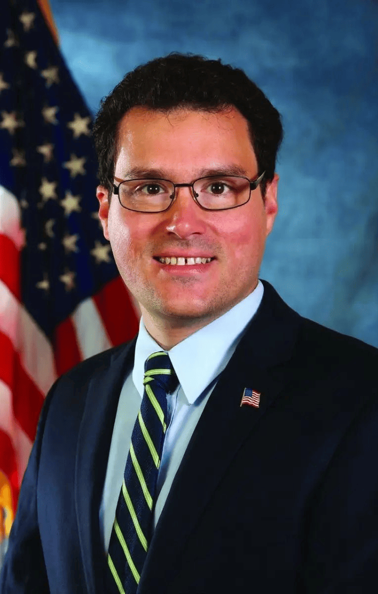 Ông John K. Mikulin